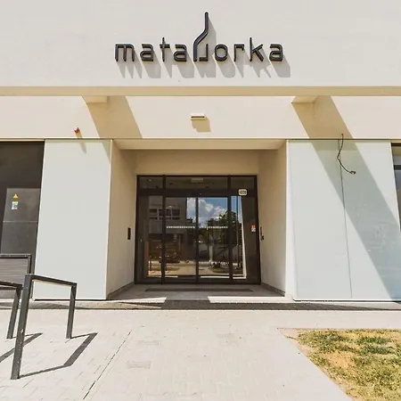 Matador & Free Parking شقة *